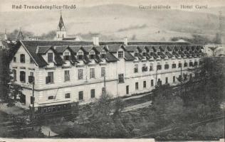Trencsénteplic-fürdő Garni szálloda; Wertheim Zsigmond kiadása / hotel, tram (fl)