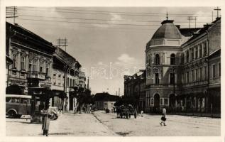 Sepsiszentgyörgy, Gróf Teleky Pál tér, Verestóy János üzlete / square, town hall, shops