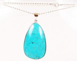 Türkiz medál ezüst (Ag) láncon, jelzett, 4,5 g / turquoise pendant with silver necklace, 4,5 g