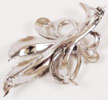 Ezüst (Ag) levélkitűző átkötött szalagcsokorral, markazit kövekkel díszítve, jelzett, 11,2 g /
Silve...