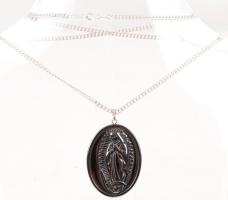 Maria Immaculata nefrit medál ezüst (Ag) láncon, jelzett, 10,1g / Madonna pendant with silver necklace, 10,1 g