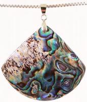 Pau kagyló medál ezüst (Ag) láncon, jelzett, 5,4 g /
paua pendant with silver necklace, 5,4 g