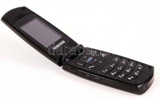 Samsung SGH-X160 típusú használt mobiltelefon, töltővel, használati útmutatóval, benne Vodafone SIM-...