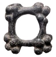 Kelta Birodalom i.e. IV-II.század Gyűrűpénz Br T:2- Celtic Empire 4th-2nd century B.C. Bronze ring money C:VF