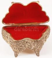 Pillangó alakú finoman cizellált fém ékszeres dobozka bársony béléssel, 12x6x6 cm