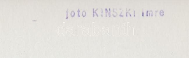 cca 1930-1935 Kinszki Imre (1901-1945): Imádkozó szöcske, vintage fotó, pecséttel jelzett, 17x11 cm
