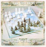 Bontatlan, csiszolt üveg sakk készlet hibátlan állapotban / Glass chess set