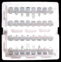 Bontatlan, csiszolt üveg sakk készlet hibátlan állapotban / Glass chess set