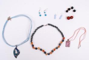 Bizsu tétel: 3 nyaklánc, 5 pár fülbevaló / necklace, earrings