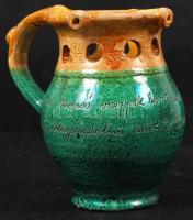 Csákvári csali kancsó, versikével, mázas kerámia, jelzett, m:11 cm