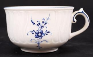 Porcelán tétel: Villeroy & Boch csésze, jelzett kis kiöntő, mini váza, hibátlan