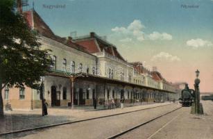 Nagyvárad, vasúti pályaudvar / railway station (fa)
