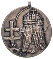 1938. "Szent István Jubileumi Esztendő 1038-1938" nemesfém jelzett Ag emlékérem. Szign.: Scheid G. A. ezüstárú és fémgyár (30mm/14.7g) T:2 Hungary 1938. "St Stephen Jubilee" commemorative Ag medallion with hallmark. Sign: SGA (30mm/14.7g) C:XF