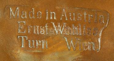 Ernst Wahliss Wien, szecessziós fali dísztál, festett fajansz, jelzett, hibátlan, d:37 cm / Ernst Wa...