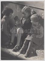 cca 1950 Balogh Gyula: A baba, vintage fotó, aláírva, feliratozva, 24x18 cm