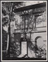 cca 1930-1940 Reich Péter Cornel: Károlyi palota kerti részlete, vintage fotóművészeti alkotás, jelzetlen, feliratozott, a szerző hagyatékából, 24x18 cm