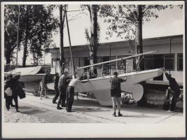 cca 1950-1960 Tiszavölgyi József: Balatoni életképek, pecséttel jelzett, 4 db fotó, 12x17 cm