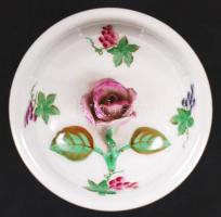 Herendi bogyós bonbonier, kézzel festett, rózsán apró lepattanás, m:8 cm, d:9,5 cm