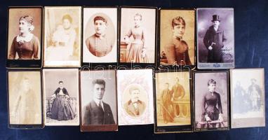 cca 1880-1920 Régi, keményhátú műtermi fotók, vegyesen, 13 db, 10x6 cm