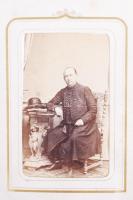 cca 1860-1870 Vizitkártya album, 26 db keményhátú fényképpel (főleg Czanzi és Heller műterméből) egy...