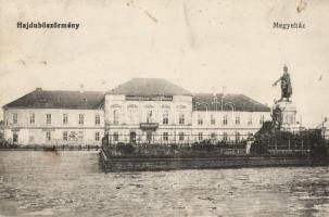Hajdúböszörmény, Megyeház; Günsz Sámuel kiadása