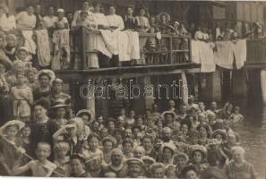 Crikvenica, bathing people, photo (fl)