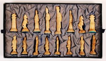 XX. sz. eleje: Kínai elefánt?-csont, faragott igényes sakk készlet. Hiánytalan, jó állapotban, saját...