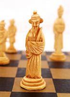 XX. sz. eleje: Kínai elefánt?-csont, faragott igényes sakk készlet. Hiánytalan, jó állapotban, saját...