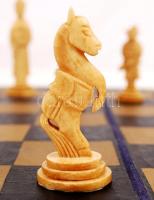 XX. sz. eleje: Kínai elefánt?-csont, faragott igényes sakk készlet. Hiánytalan, jó állapotban, saját...