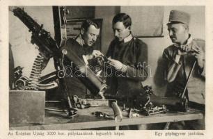 Egy gépfegyver javítása. Az Érdekes Újság 3000 kor. pályázatának legszebb képei. / The repairing of a machine gun. Hungarian Interesting Newspaper