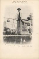 Prix Henry Deutsch, Parc des Coteaux de Longchamp; M. Santos Dumont dans sa Nacelle