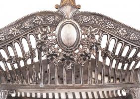 Antik kínáló kosár, fém, jelzett, üvegbetét nélkül, gazdagon díszített, 20×21 cm