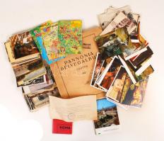 Cca 1910-1960 vegyes nyomtatvány és képeslap tétel, banános ládában
