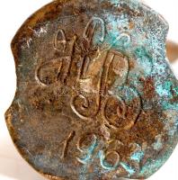 Női akt. Bronz, sérült, jelzett (H.B.), m:28 cm