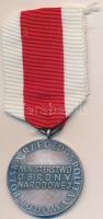 Lengyelország 1966. "Honvédelmi Érdemérem 2. osztály" ezüstözött kitüntetés szalagon adományozói igazolvánnyal és tokban T:2 Poland 1966. "Medal of Merit for National Defence, 2nd Class" silvered decoration with ribbon, awarding document and case C:XF