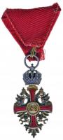 1916. "Ferenc József-rend lovagkeresztje vörös szalagon" aranyozott bronz kitüntetés.
Kari...