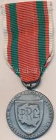 Lengyelország 1983. "Emlékérem a népi kormány védelméért harcolóknak" ezüstözött fém kitüntetés szalagon adományozói tokban T:2 Poland 1983. "Medal for Struggle in Defense of People's Rule" silver plated decoration with ribbon in original case C:XF