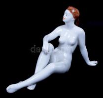 Hollóházi ülő akt, kézzel festett, jelzett, hibátlan, h:18 cm , m:12 cm