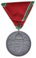 1939-1945. "Magyar Nagy Ezüst Vitézségi Érem" fémjel nélküli ezüstözött Br kitüntetés mell...