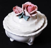 ENS bonbonier, kézzel festett, jelzett, apró sérülés a rózsán, 11×8 cm, m:7 cm /Handpainted  ENS chi...