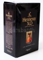 ENS bonbonier, kézzel festett, jelzett, apró sérülés a rózsán, 11×8 cm, m:7 cm /Handpainted  ENS chi...