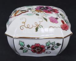 Zsolnay pillangós mintás ékszeres doboz, kézzel festett, jelzett, hibátlan, 10,5×10,5 cm