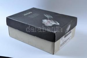 Egy doboznyi MODERN városképes lap (kb. 200 db) / a box of modern town-view postcards (approx. 200)