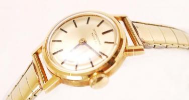 Arany (18K) tokos IWC női karóra, fém szíjjal, jelzett, tok szám:2145130, működik, bruttó:15,9 g