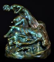 Zsolnay Káin és Ábel kisplasztika (Kapás Nagy Mihály), plasztikusan formált fehér cserép, zöld opak ...