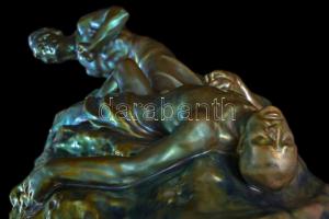 Zsolnay Káin és Ábel kisplasztika (Kapás Nagy Mihály), plasztikusan formált fehér cserép, zöld opak ...