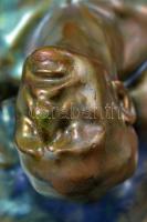 Zsolnay Káin és Ábel kisplasztika (Kapás Nagy Mihály), plasztikusan formált fehér cserép, zöld opak ...