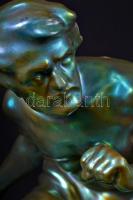 Zsolnay Káin és Ábel kisplasztika (Kapás Nagy Mihály), plasztikusan formált fehér cserép, zöld opak ...