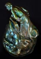 Zsolnay Káin és Ábel kisplasztika (Kapás Nagy Mihály), plasztikusan formált fehér cserép, zöld opak ...