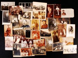 1910-1930 35 db régi családi fotó, köztük egy-két katonai fotóval, 11x9 cm és 9x14 cm közötti mérete...